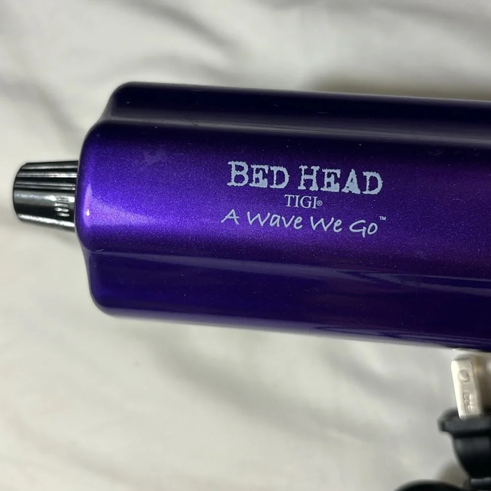 Bed Head A-Wave-We-Go Adjustable Ceramic
Hair Waver - purple - Picture 4 of 10
